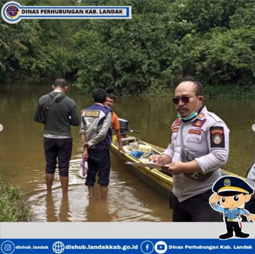 Bidang Lla Dishub Landak Melaksanakan Kegiatan Uji Laik Jalan Kendaraan Bermotor Diatas Air Guna Keselamatan Penumpang Dan Pendataan Kepemilikan Angkutan Sungai  Di Kecamatan Air Besar Kabupaten Landak