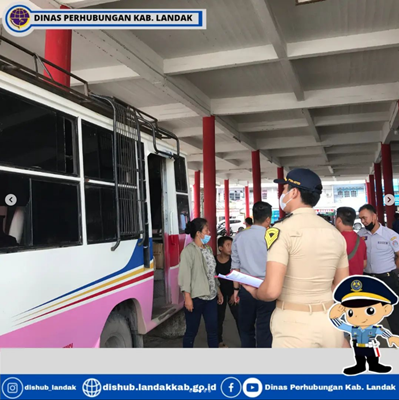 Dinas Landak Laksanakan Kegiatan Pemantauan Lalu Lintas Dan Arus Mudik Dalam Rangka Hari Raya Idul Fitri 1443 H Di Terminal Bus Ngabang