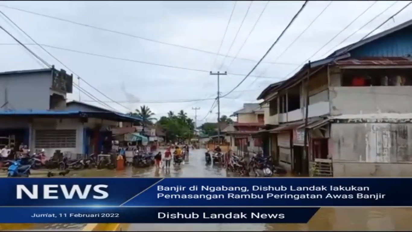 Banjir di Ngabang, Dishub Landak Lakukan Pemasangan Rambu Peringatan Awas Banjir